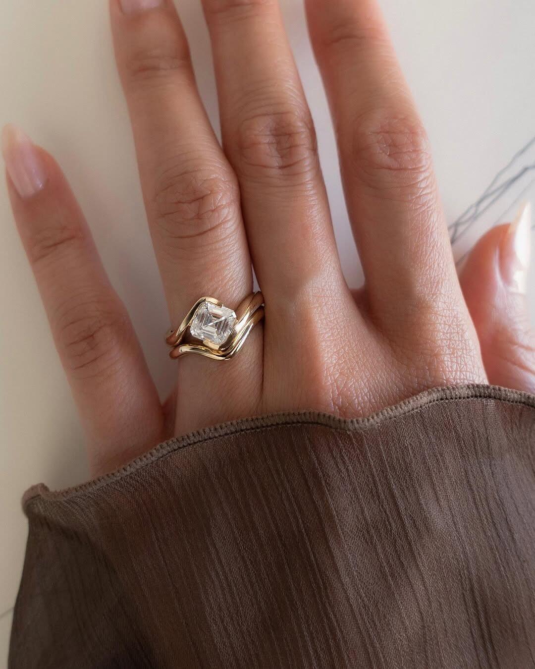 1b5383da55c1544c58cf595e4cc57bd1 3-Carat Lab-Grown Asscher-Cut Diamond Set: E Color, VS1 Clarity in 14K Gold - Image 1