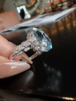 9.12-Carat Lab-Grown Santa Maria Aquamarine Ring: Oval Cut in 18K White Gold Setting - Image 3