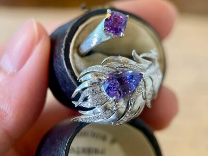 Double-stone lab grown gemstone feather inlay ring (2-carat pear-shaped, 1-carat cushion-shaped)