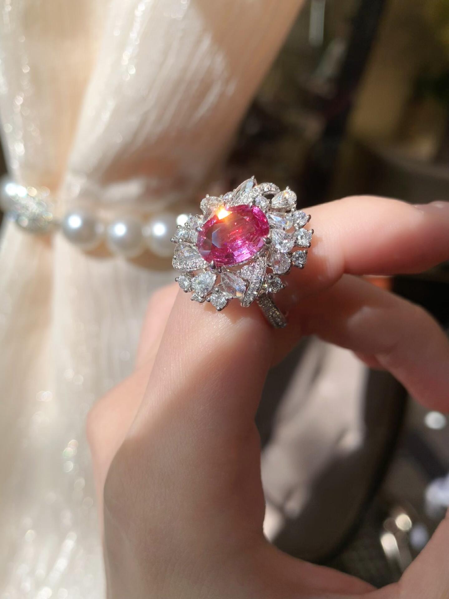 d9d89988f73aa844b7c03e70353b0d51 3.78ct Lab-Created Padparadscha Sapphire 18K Gold Diamond Cluster Ring - Image 1